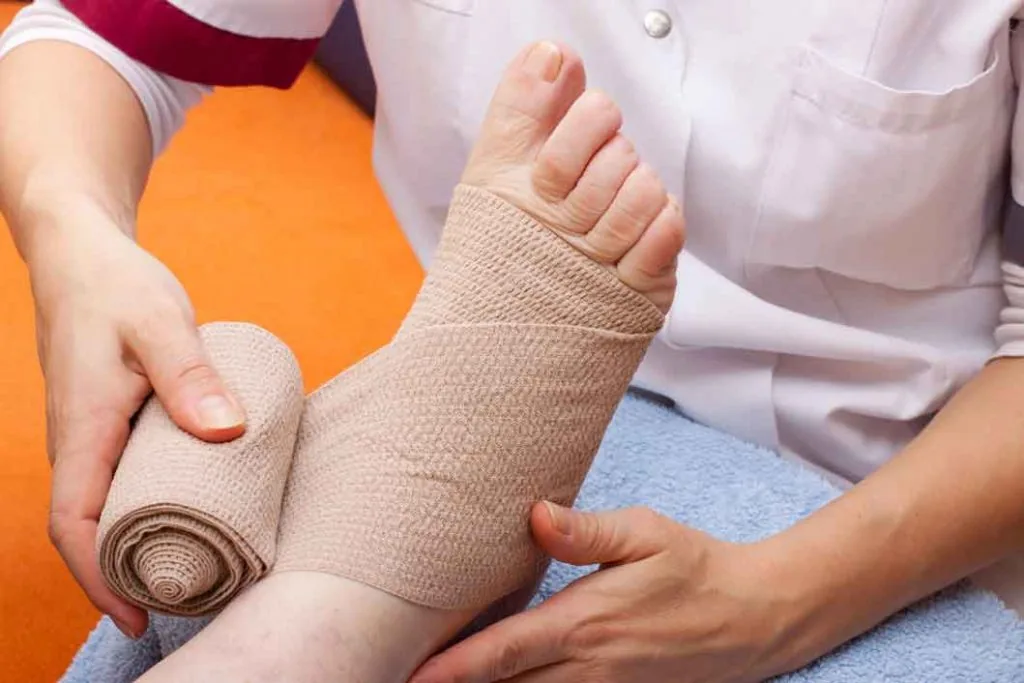 Uszczerbki za&nbsp;urazy nogi, stopy, kostki, podudzia, kolana, uda i&nbsp;stawu biodrowego